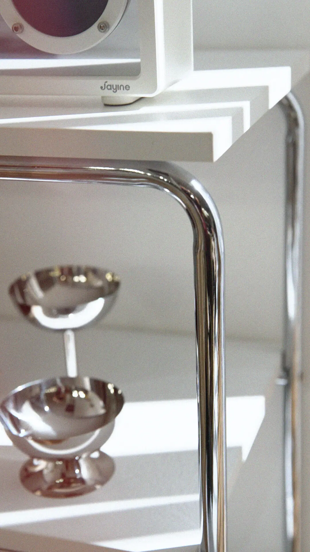 ミッドセンチュリーの美しさを現代に。「ネオレトロ」な家具シリーズが