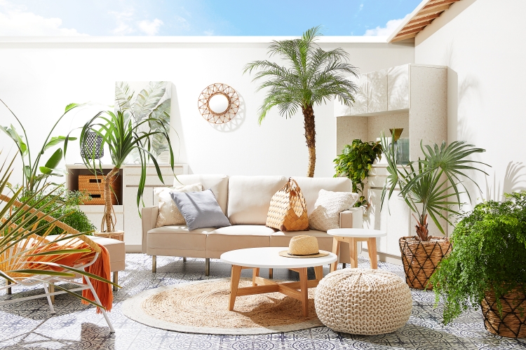 2023年夏】真っ白な砂浜をイメージさせるホワイトな家具を中心にした