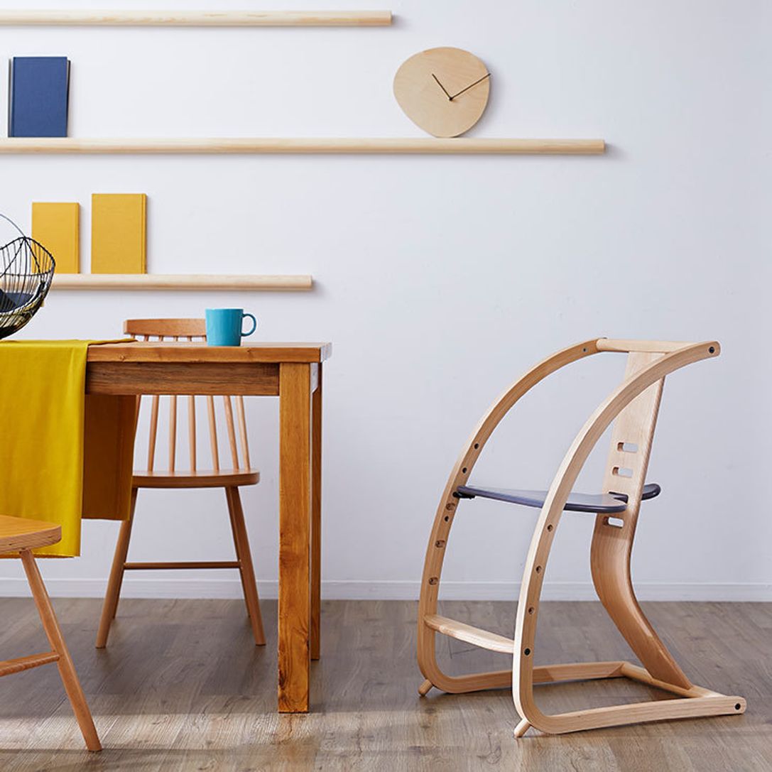 キッズチェア レッド ナチュラル グリーン グレー ダークブラウン 木馬スタイルのハイタイプ 高さ調整可能 公式 Lowya ロウヤ 家具 インテリアのオンライン通販