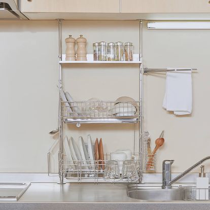 キッチン収納収納 水切りラック 突っ張り収納 まな板たて付 ステンレス 幅45 5 公式 Lowya ロウヤ 家具 インテリアのオンライン通販