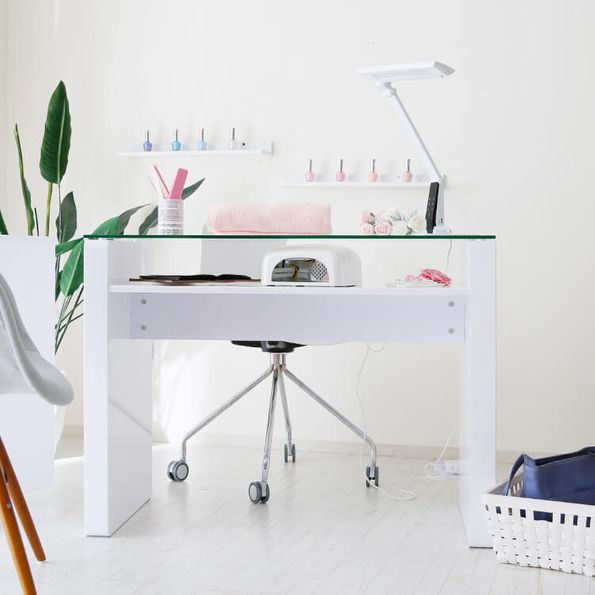 ネイルデスク(ホワイト)ガラス天板の2口コンセント付き 【公式】LOWYA(ロウヤ) 家具･インテリアのオンライン通販