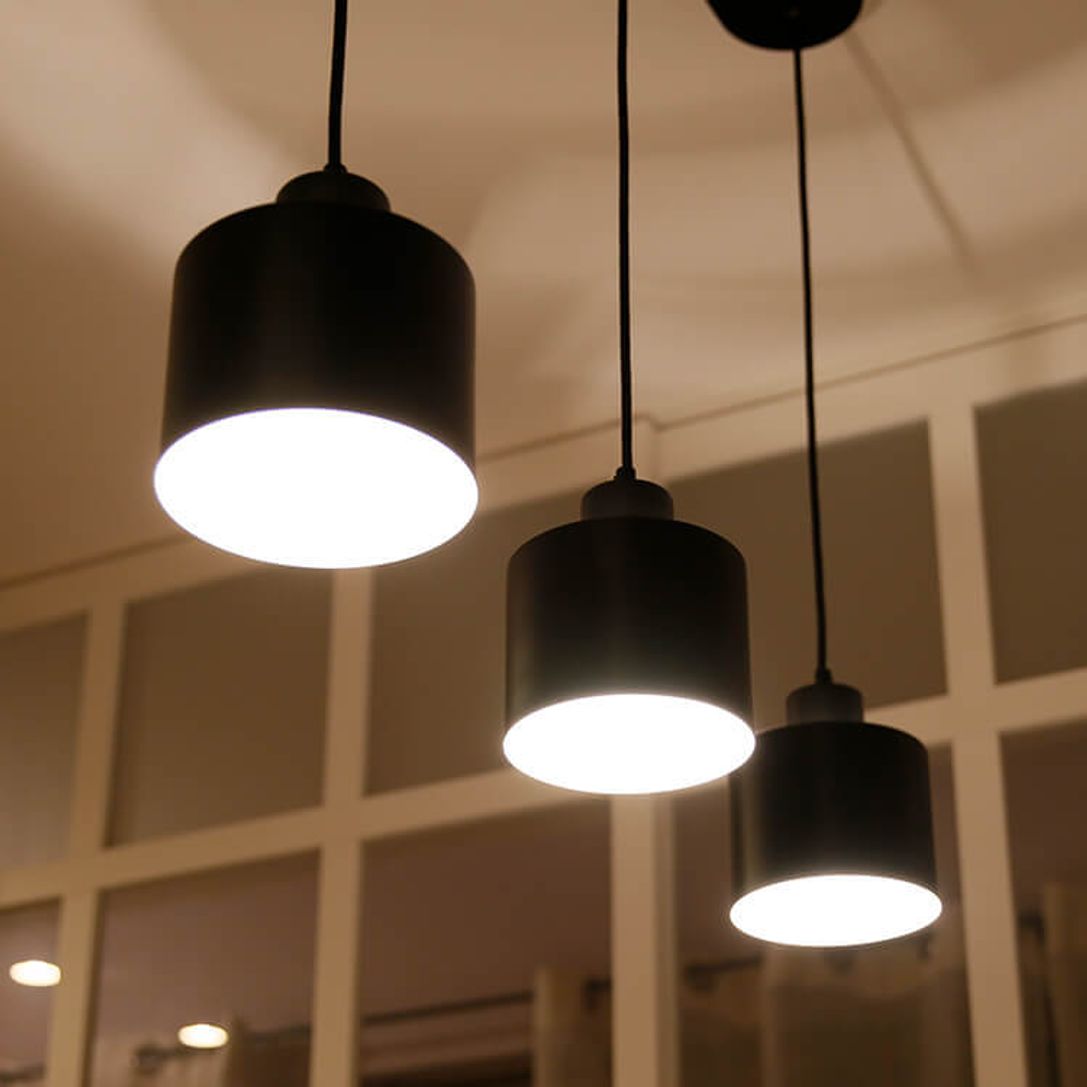 LEDスポットライト・ペンダントライト（3灯/ブラック）高さ調節可能 スチール | 【公式】LOWYA(ロウヤ) 家具・インテリアのオンライン通販