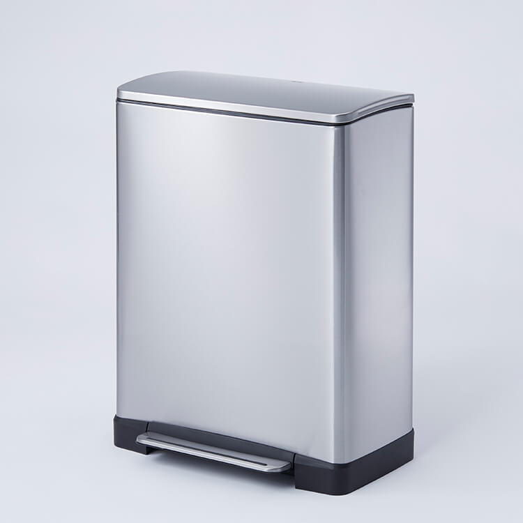 ふた付きゴミ箱 ペダル式(ホワイト/シルバー)ステンレス製[28+18L