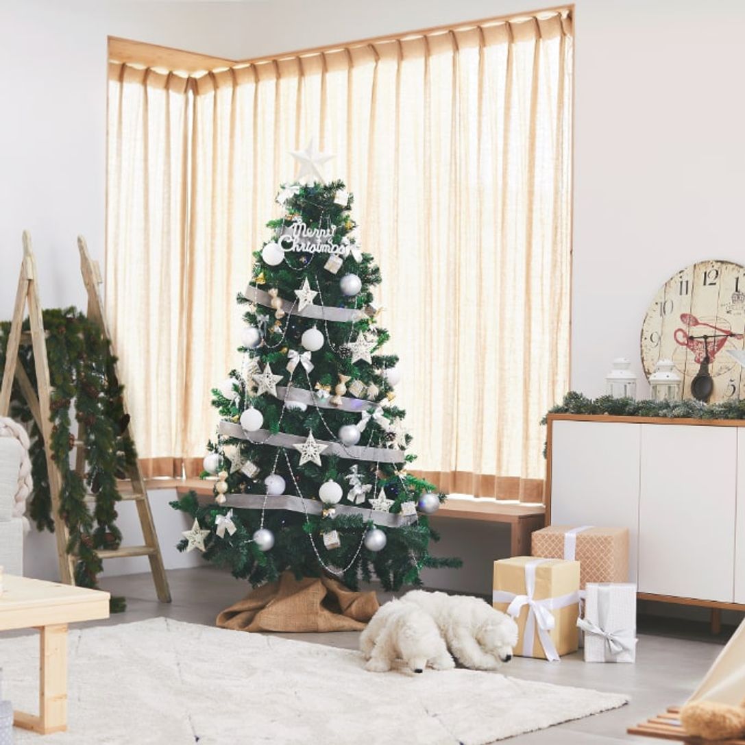 今年はこれがおすすめ おしゃれで人気のクリスマスツリー特集 公式 Lowya ロウヤ 家具 インテリアのオンライン通販