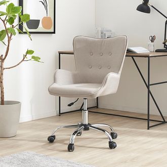 コンパクトなオフィスチェア(幅62cm) ミドルバックのパソコン