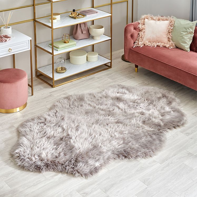 ふわふわフェイクファーラグ 大人可愛いムートン風アクリルファー Mサイズ 【公式】LOWYA(ロウヤ) 家具･インテリアのオンライン通販