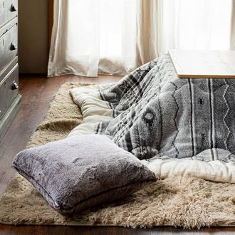 ラビットファー調クッション [55×59] | 【公式】LOWYA(ロウヤ) 家具