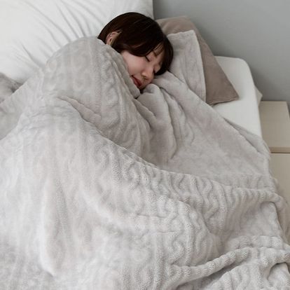 GROONYプレミアム ケーブル編み風ブランケット [140×200