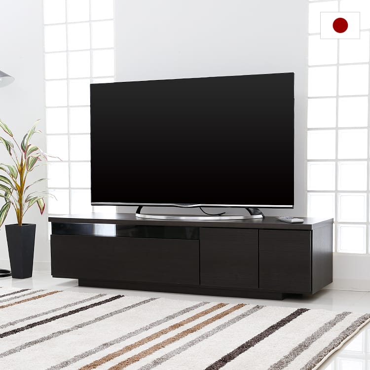 完成品】たっぷり収納が魅力の木製テレビ台 50型対応のロー 完成品】たっぷり収納が魅力の木製テレビ台 50型対応のロー