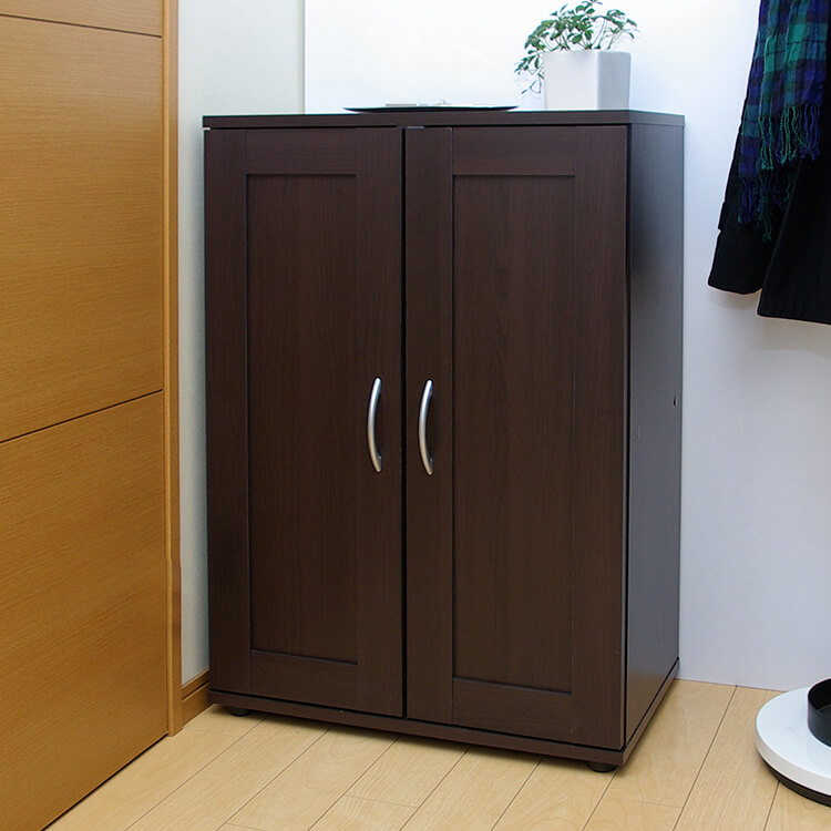 日本製シューズボックス(ブラウン)幅60で可動棚の扉付きタイプ