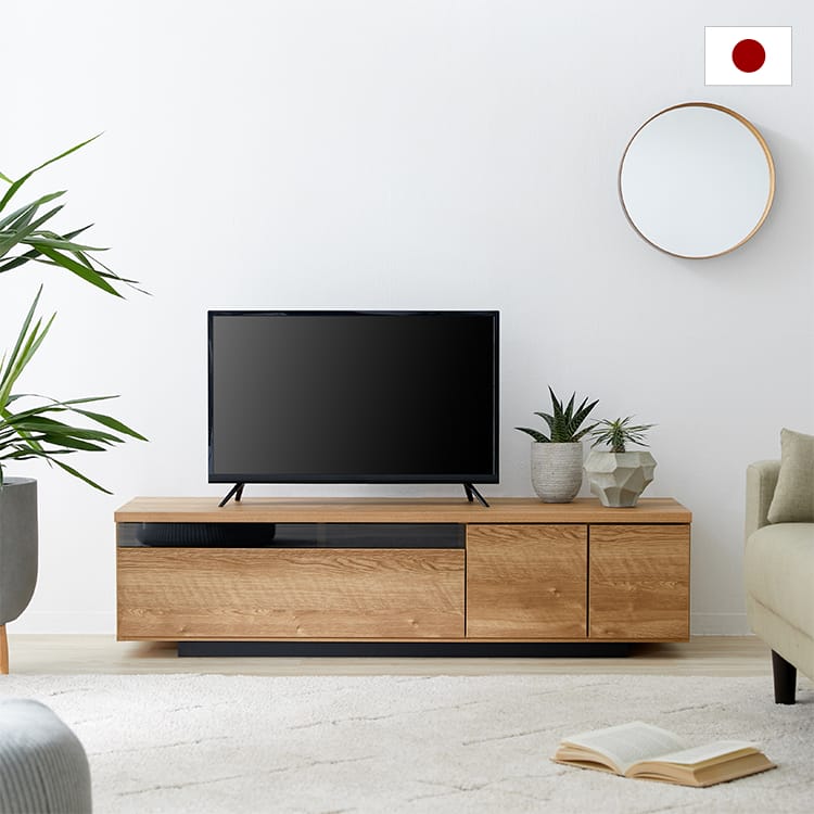 完成品】たっぷり収納が魅力の木製テレビ台 50型対応のロー