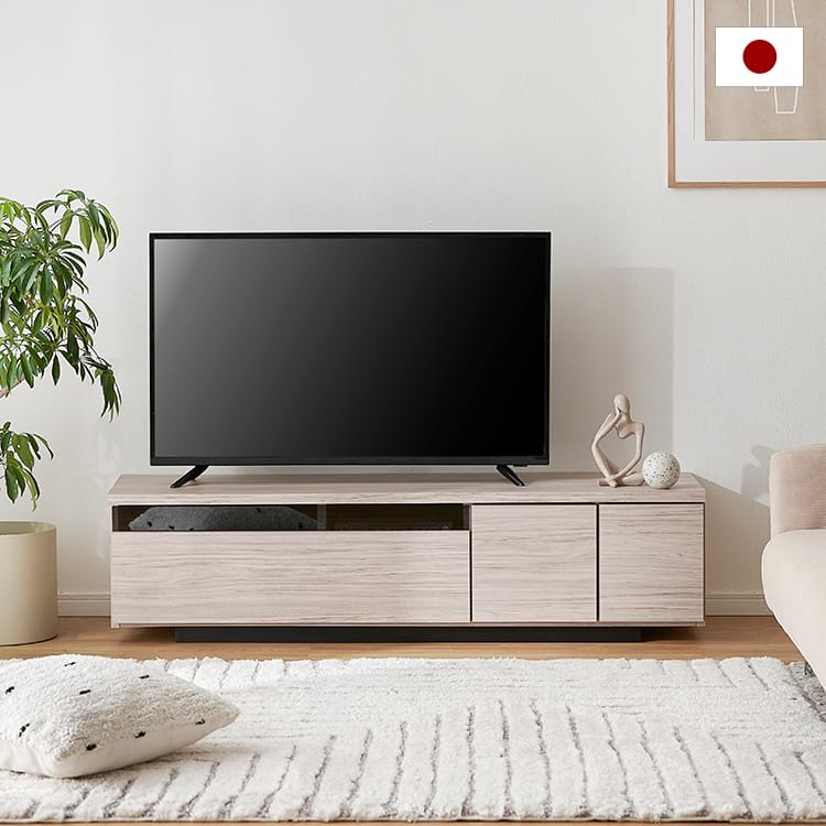 完成品】たっぷり収納が魅力の木製テレビ台 50型対応のロー